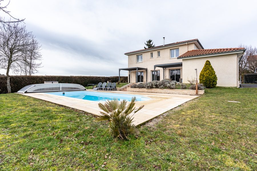 Extérieur avec piscine, villa à Aboën
